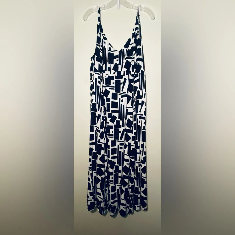 Torrid Black and White Abstract Midi Dress Size 3 - Picture 10 of 11